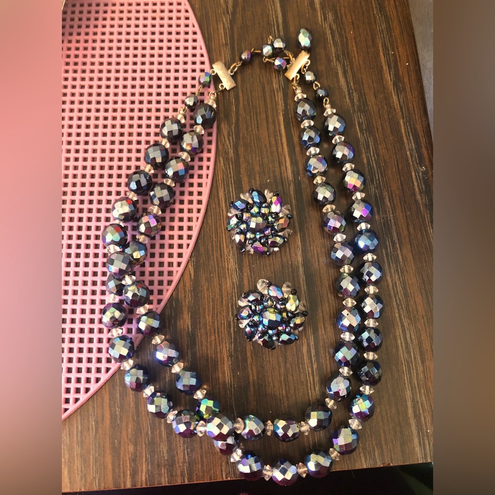 Vintage beaded jewelry. West Germany. Necklace acne clip earrings.